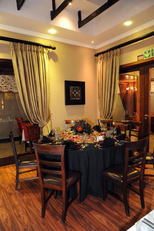 Anta Boga Hotel Bloemfontein Extérieur photo